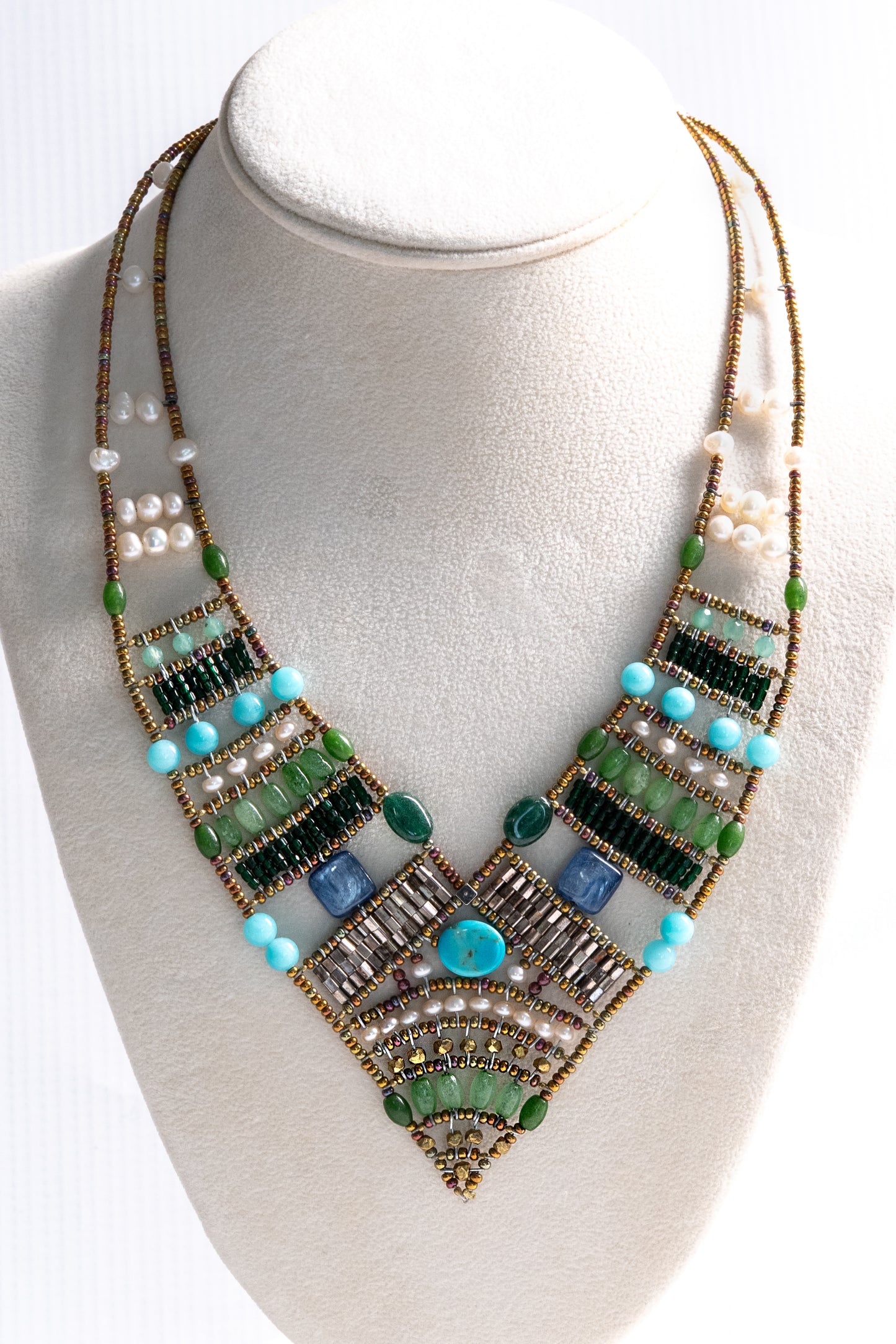 Ziio’s Eroi Necklace in Jade, Kyanite & Waterpearls