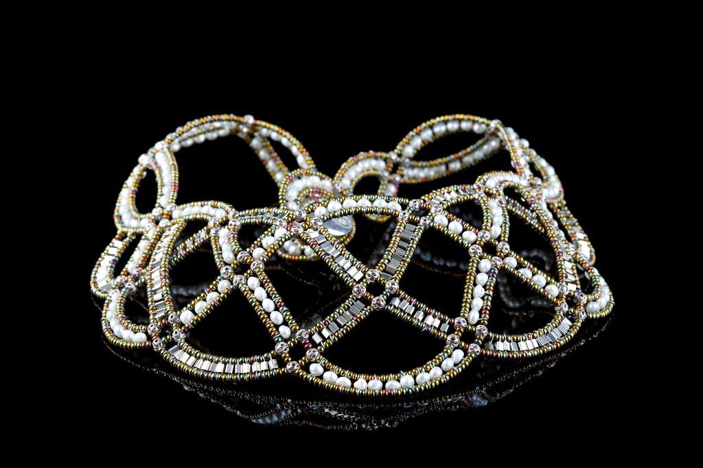 Ziio’s Mouvance Statement Necklace in Pearl & Sterling Silver