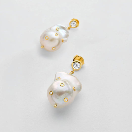 Frida Baroque Pearl Earrings