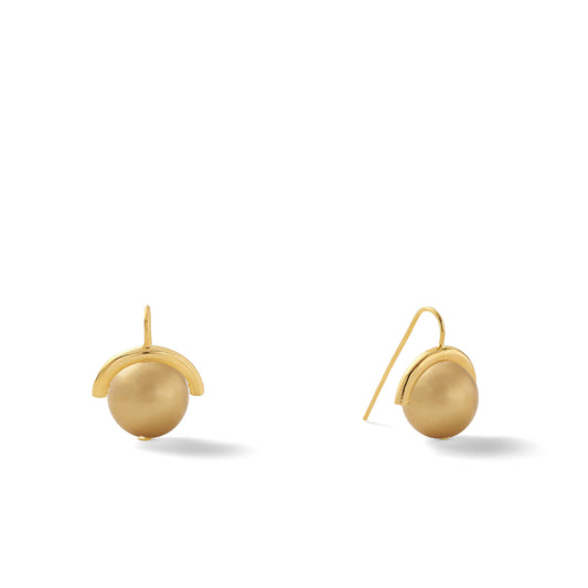 Classic Medium Pearl Sph-Earrings, Honey