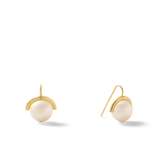 Classic Medium Pearl Sph-Earrings, Honey