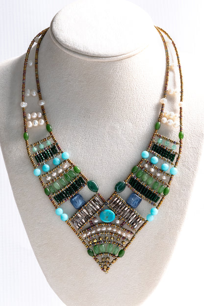 Ziio’s Eroi Necklace in Jade, Kyanite & Waterpearls