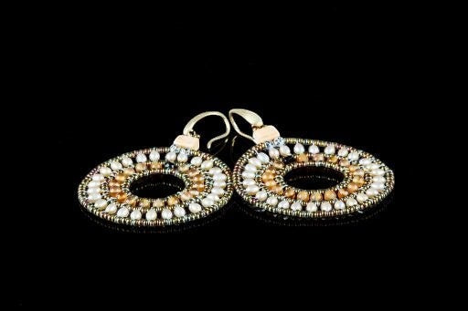 Ziio's O Earring in Orange Carnelian & Cream Pearl