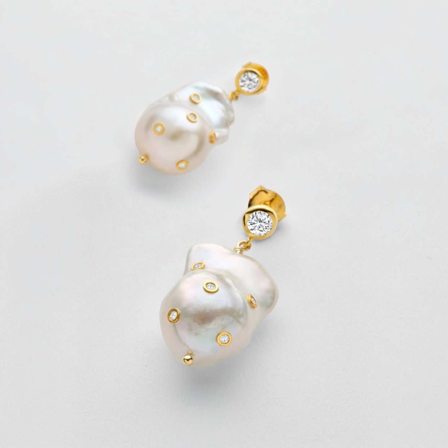 Frida Baroque Pearl Earrings