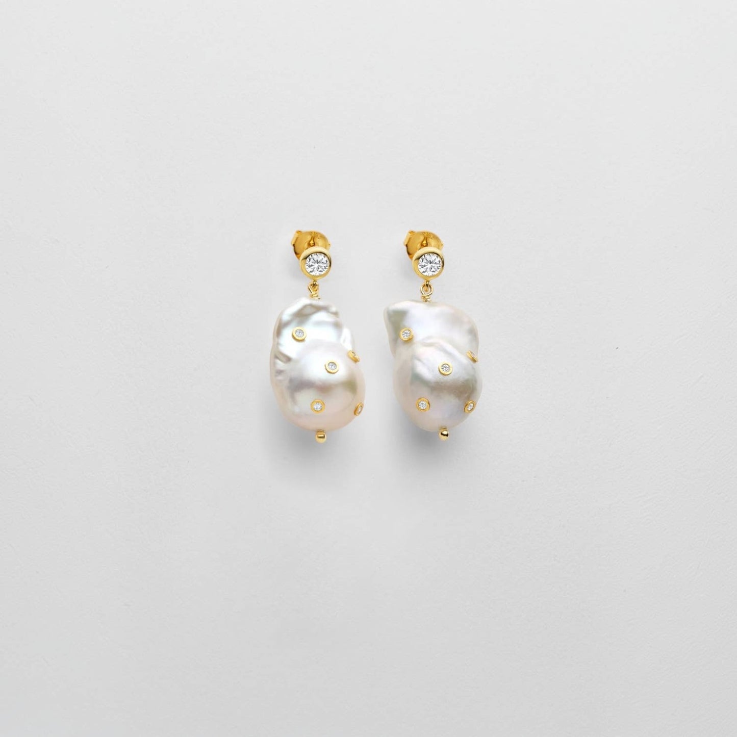 Frida Baroque Pearl Earrings
